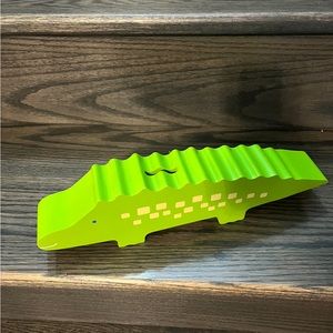 Pearhead brand alligator money bank EUC